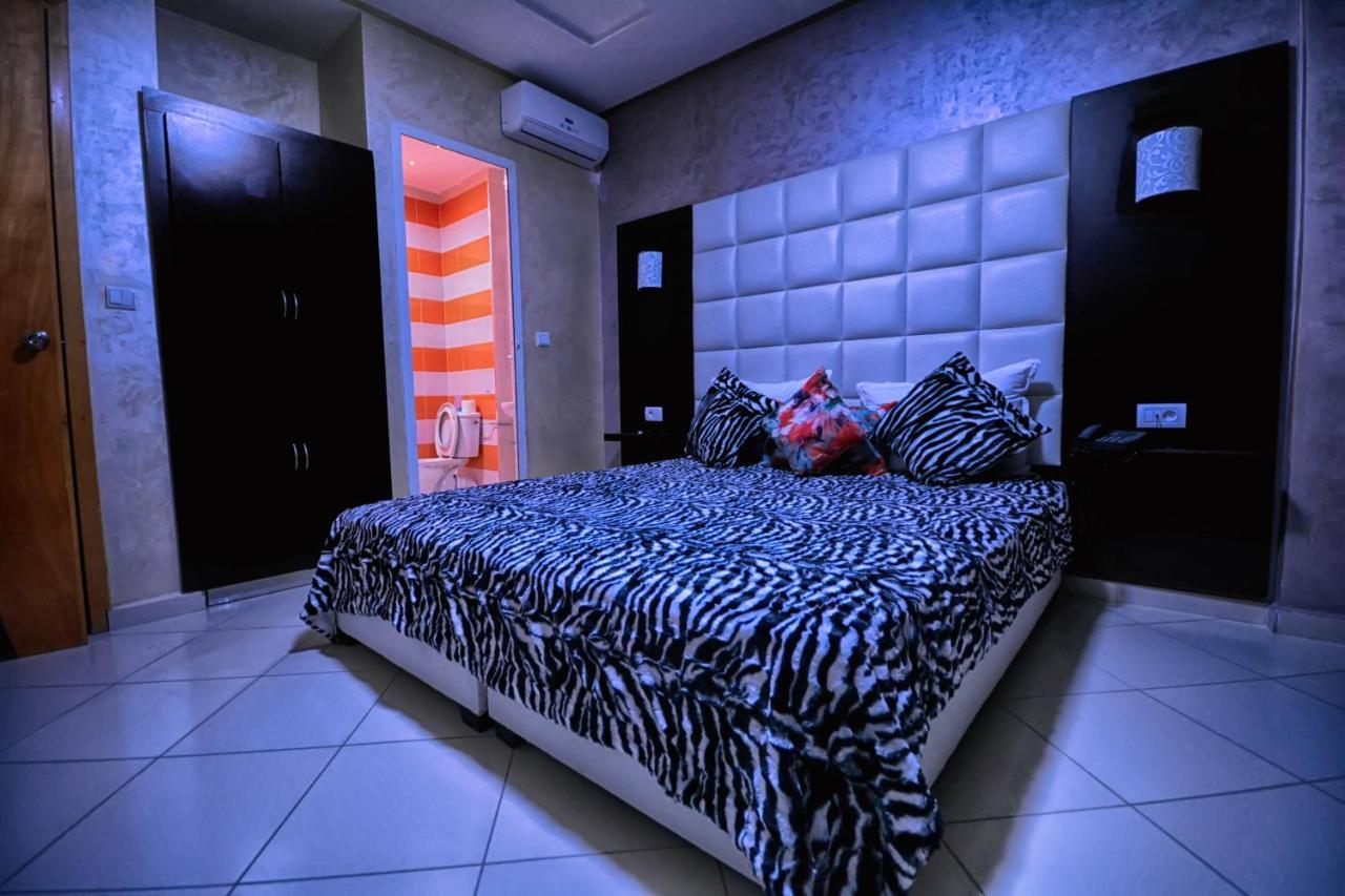 Hotel Vents Des Iles Есувейра Екстериор снимка