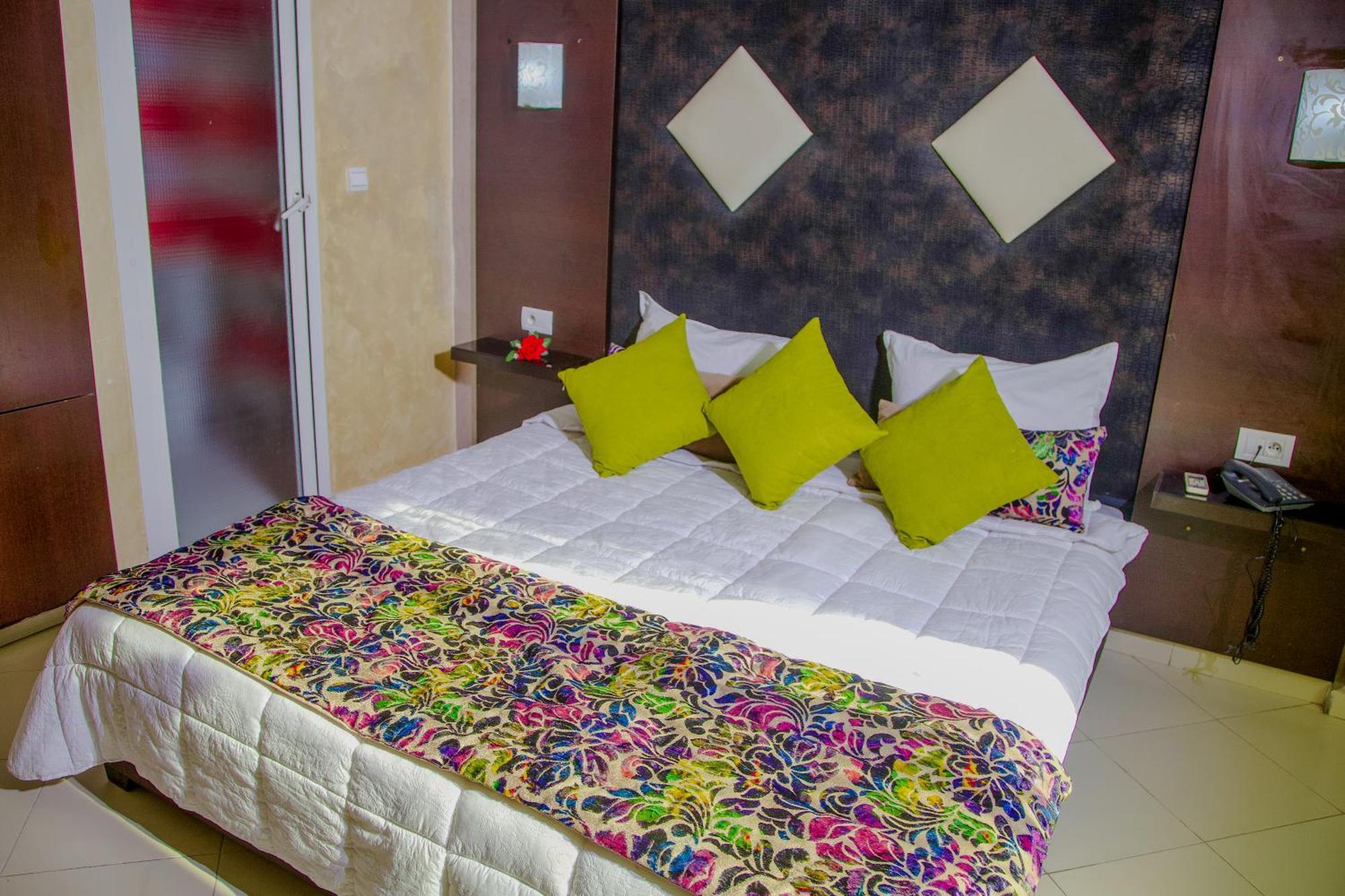 Hotel Vents Des Iles Есувейра Екстериор снимка