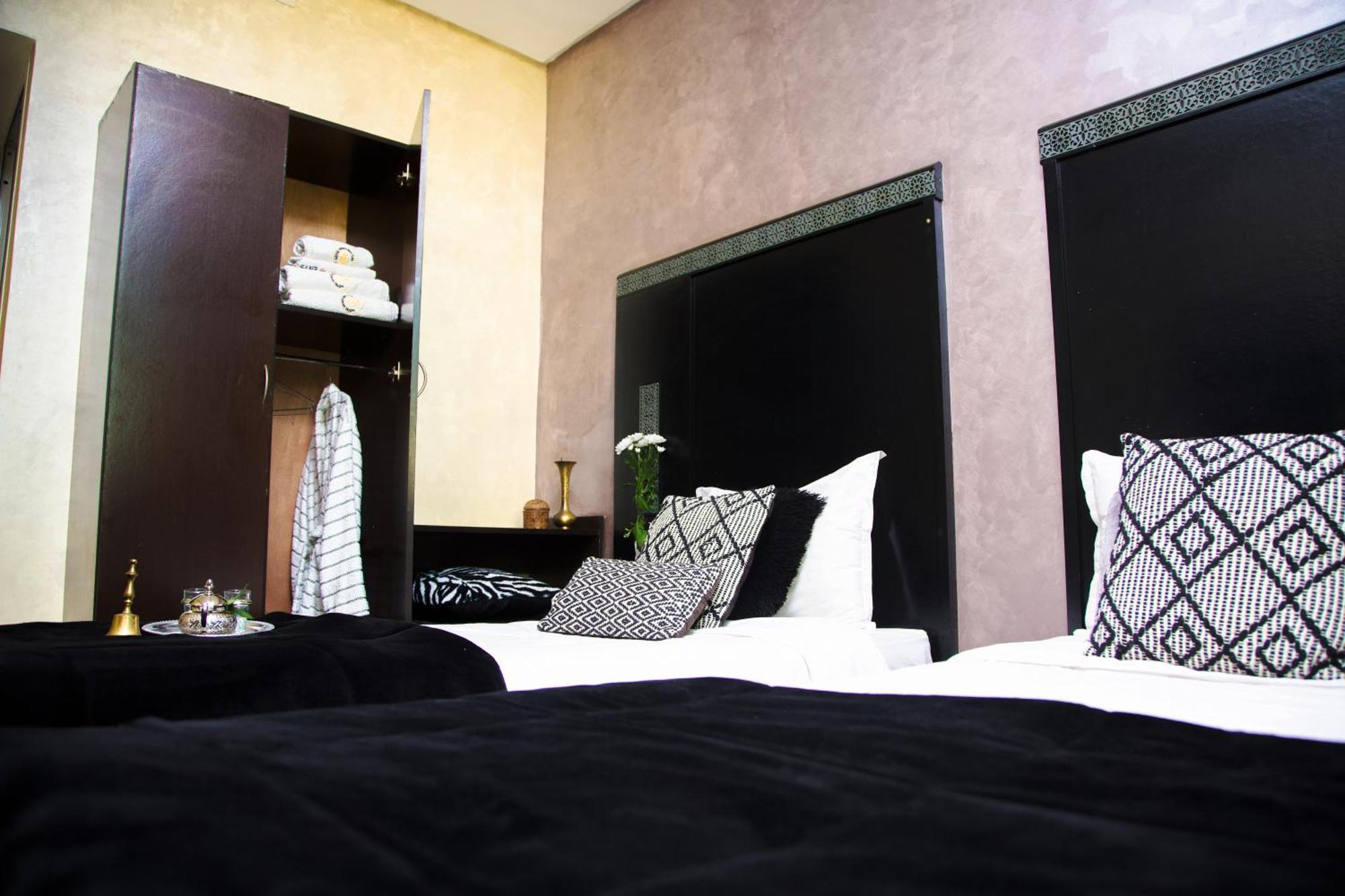 Hotel Vents Des Iles Есувейра Екстериор снимка